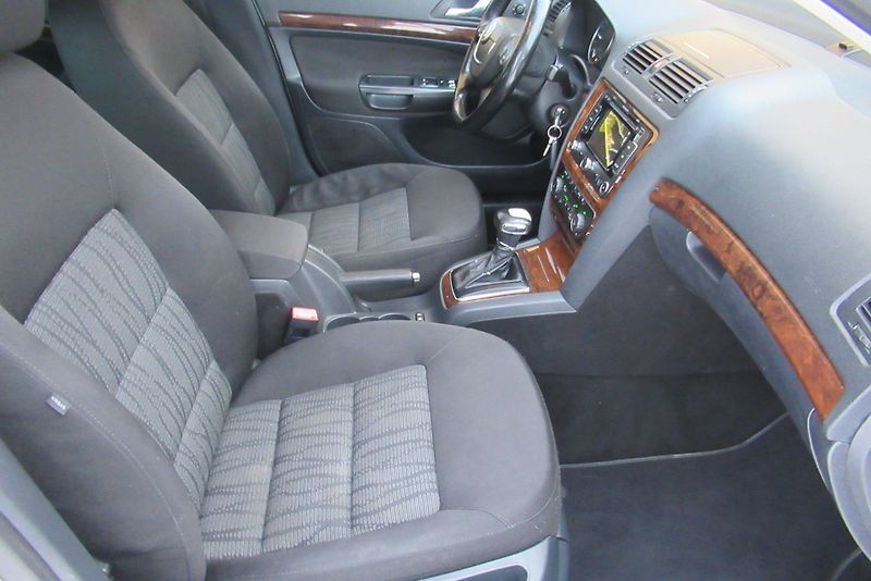 Škoda Octavia 2.0 TDI DSG AUT. KLIMA TAŽNÉ - fotka 19 z 31