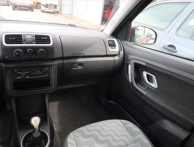 Škoda Roomster (2008) Comfort 1.2 12V, po STK, Tažné - fotka 8 z 14