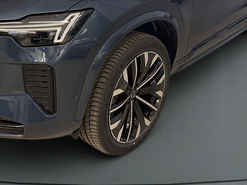 Volvo XC90 (2026) B5 Ultra Dark 2469 - fotka 6 z 14