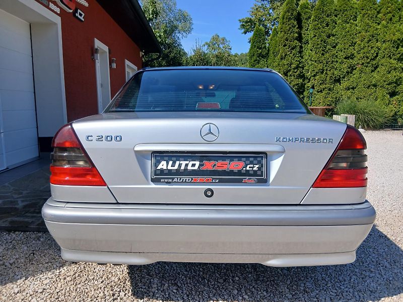 Mercedes-Benz Třídy C 200K 1.MAJ - fotka 4 z 31