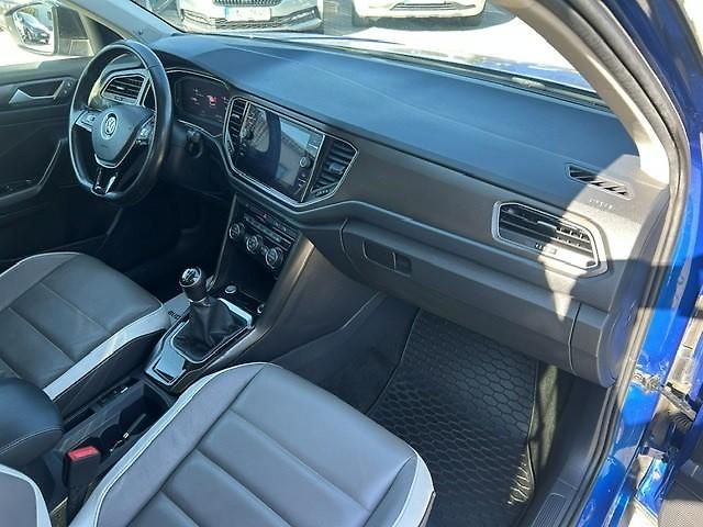 Volkswagen T-Roc 1,6TDi Bohatá výbava rezervace - fotka 33 z 59