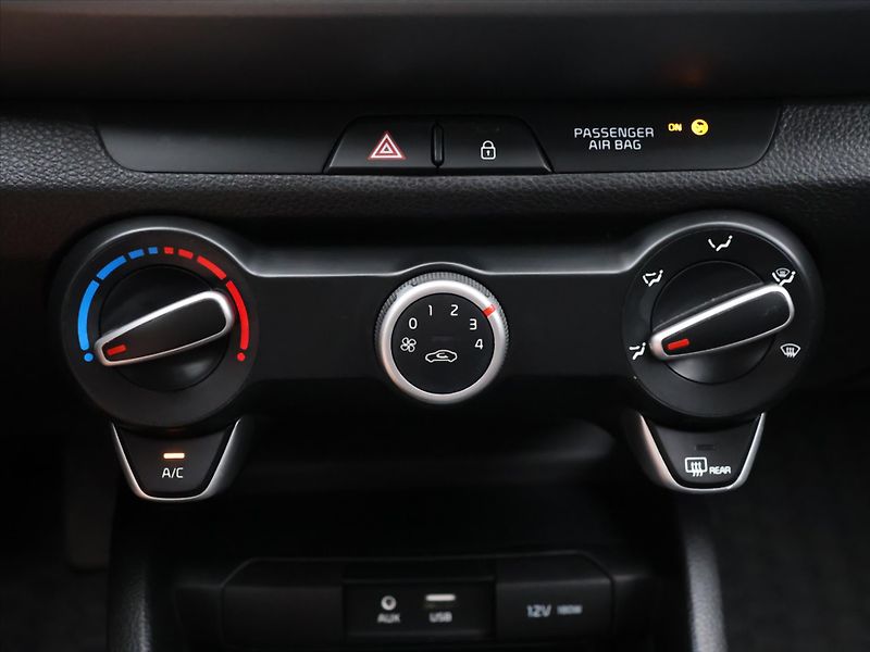 Kia Stonic 1,3 CVVT 61kW CZ Comfort - fotka 23 z 33