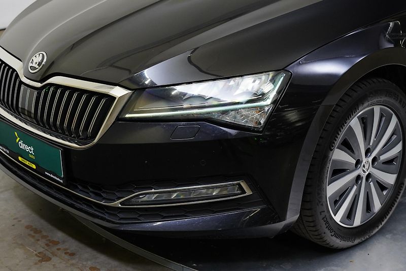Škoda Superb - fotka 9 z 26