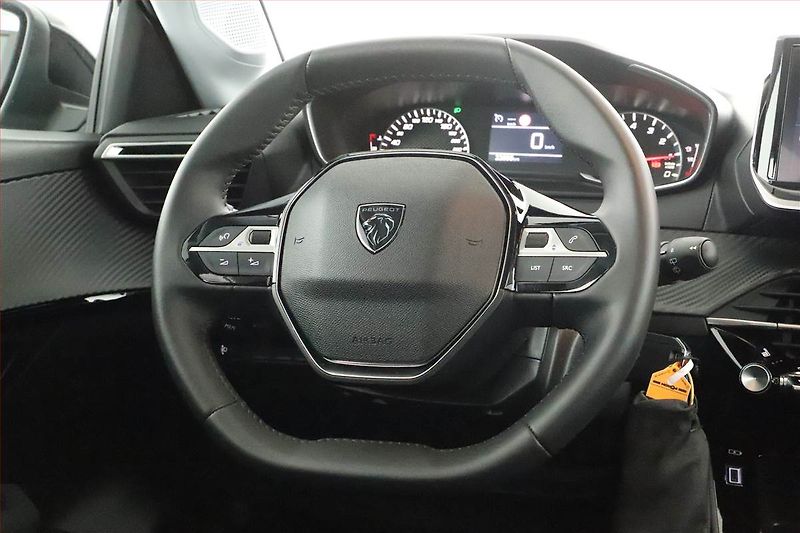 Peugeot 208 (2024) 1.2 PureTech, Serv.kniha, Navi - fotka 8 z 13