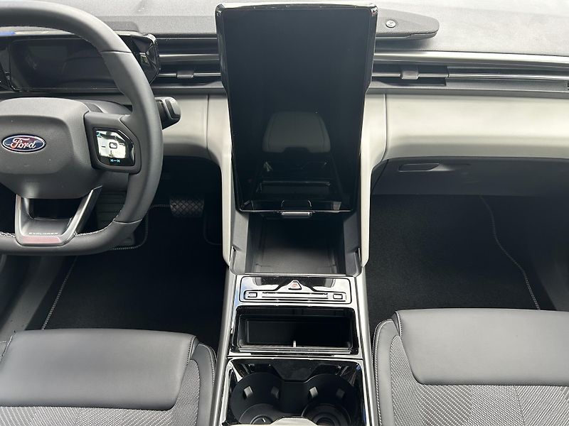 Ford Explorer 52 kWh dojezd (125 kW/170 k) - fotka 13 z 34