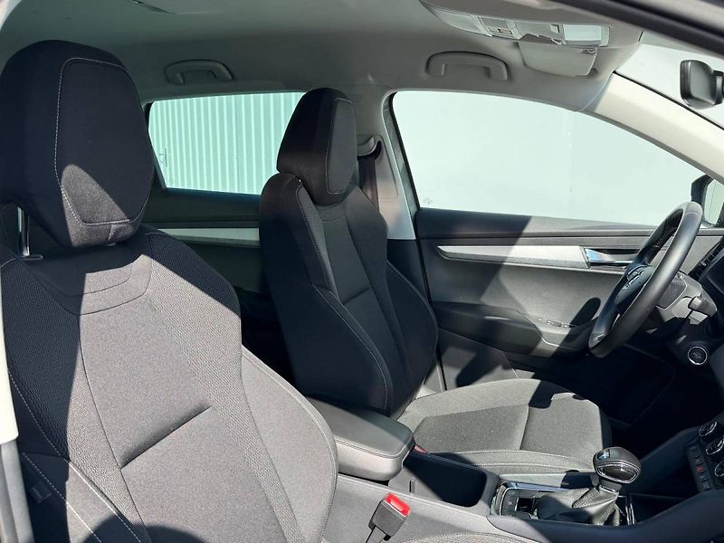 Škoda Karoq Ambition Plus 2,0 TDI 85 kW 7° - fotka 7 z 28
