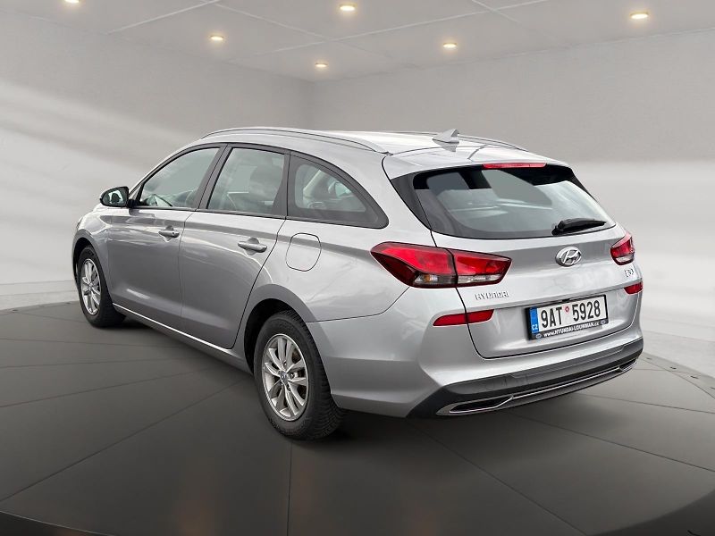 Hyundai i30 (2023) COMFORT 1.0TGDI 88kW CZ DPH - fotka 4 z 11