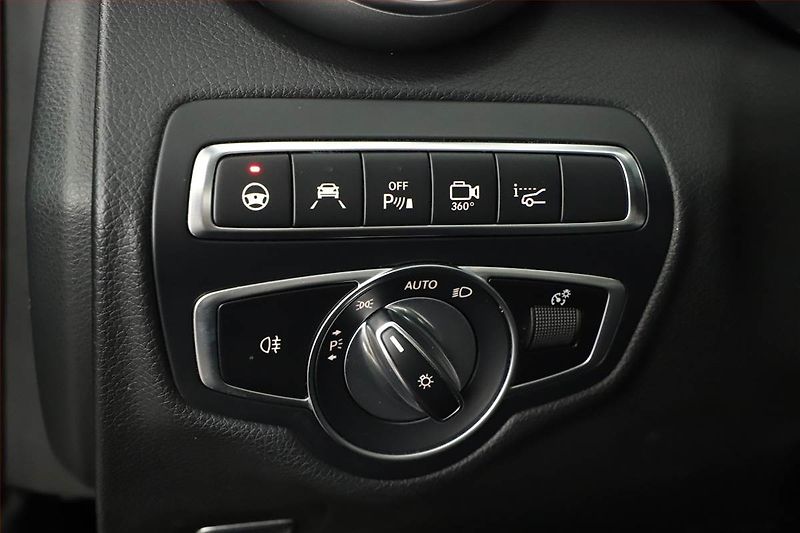 Mercedes-Benz Třídy C (2016) C 400 4MATIC - fotka 18 z 21