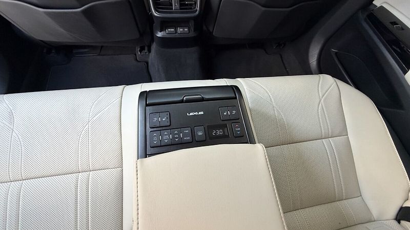Lexus ES 300h 300H 2,5 HEV LUXURY - fotka 37 z 40