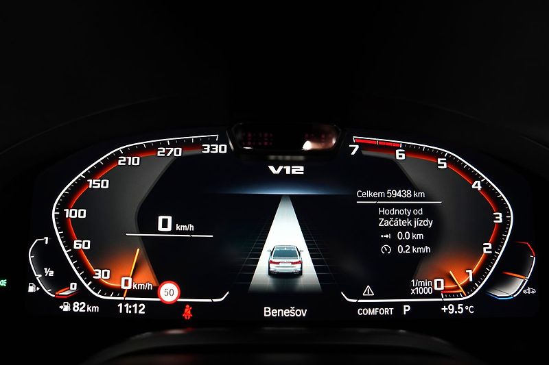 BMW Ostatní M760Li xDrive/6.6i/V12/590PS - fotka 35 z 47