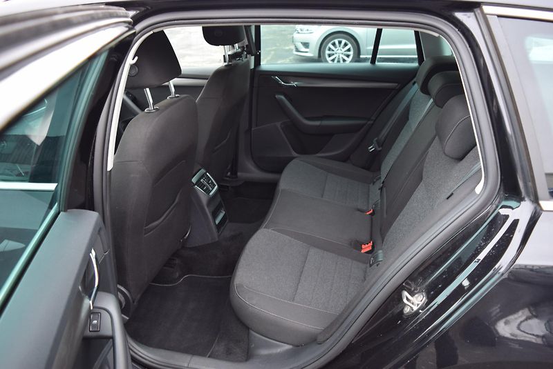 Škoda Octavia (2020) 2.0TDI 110kwSOLEIL VIRTUAL KAM - fotka 15 z 48