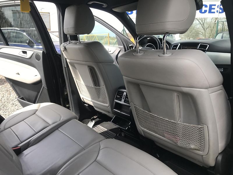 Mercedes-Benz Třídy M 350 CDI 190 KW,AMG,PORUCHA !!! - fotka 12 z 17