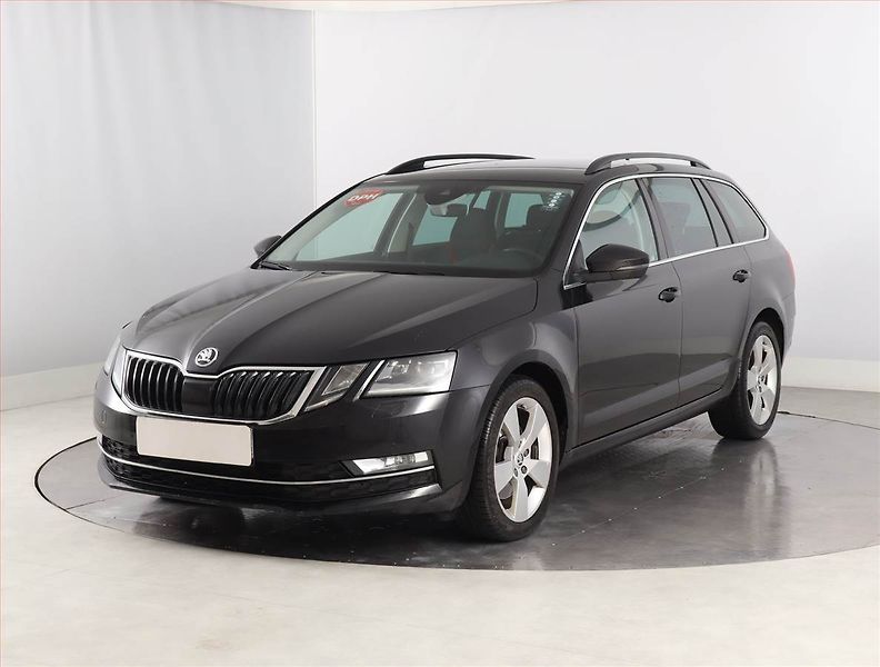Škoda Octavia (2017) Style 1.8 TSI, Serv.kniha - fotka 2 z 22