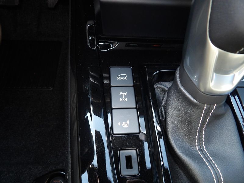 Isuzu D-Max (2026) V-Cross 1.9L 163K 4x4 6st. A/T - fotka 32 z 46