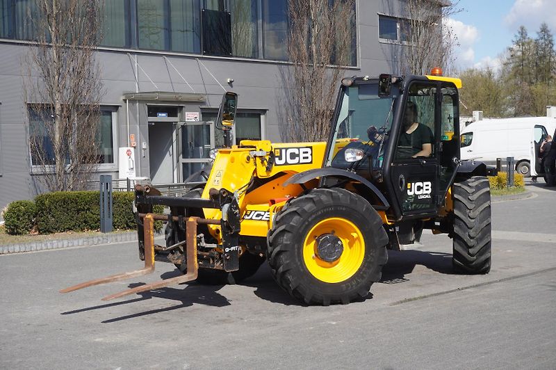 JCB (2018) 526-56 AGRI Plus / 5.6 m - fotka 14 z 24