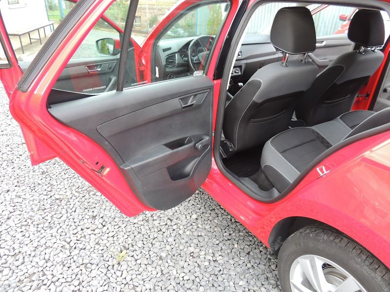 Škoda Fabia (2020) 1.0MPi,44kw,Amb,1.maj,ČR - fotka 13 z 42