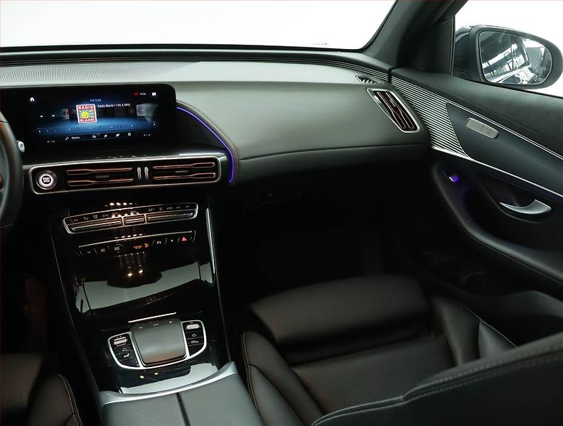 Mercedes-Benz EQC (2022) 400 4MATIC, SoH 97% - fotka 8 z 19