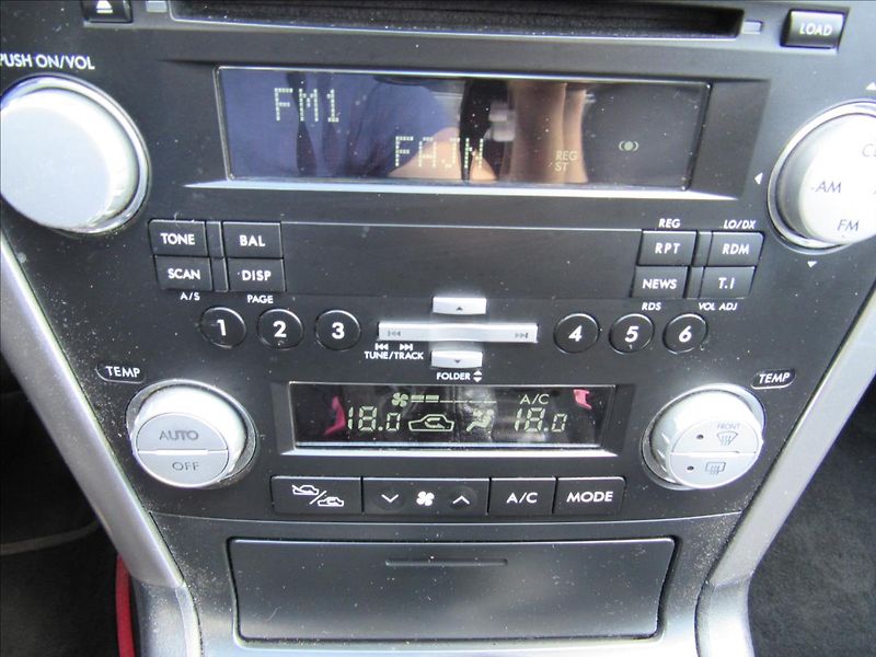Subaru Legacy 2,0 R 121kW 4x4 - fotka 17 z 33