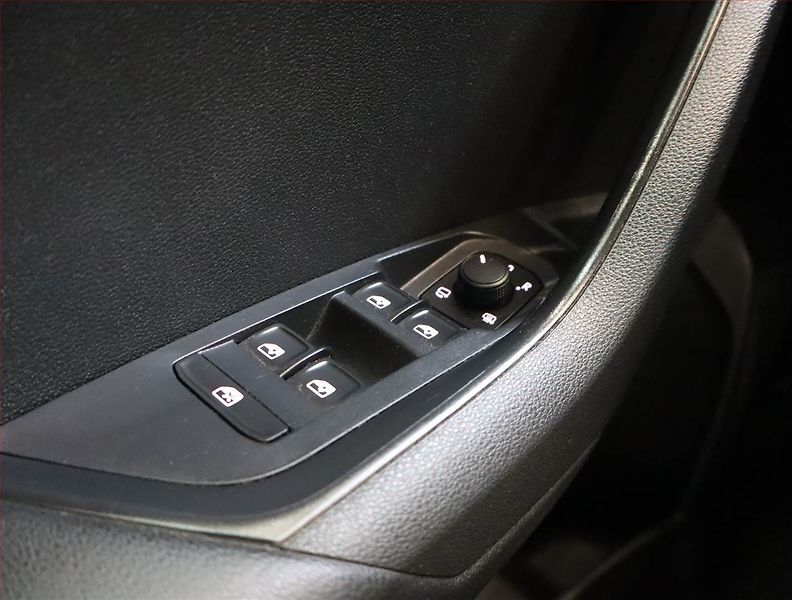 Škoda Karoq (2022) Sportline 2.0 TDI - fotka 18 z 21