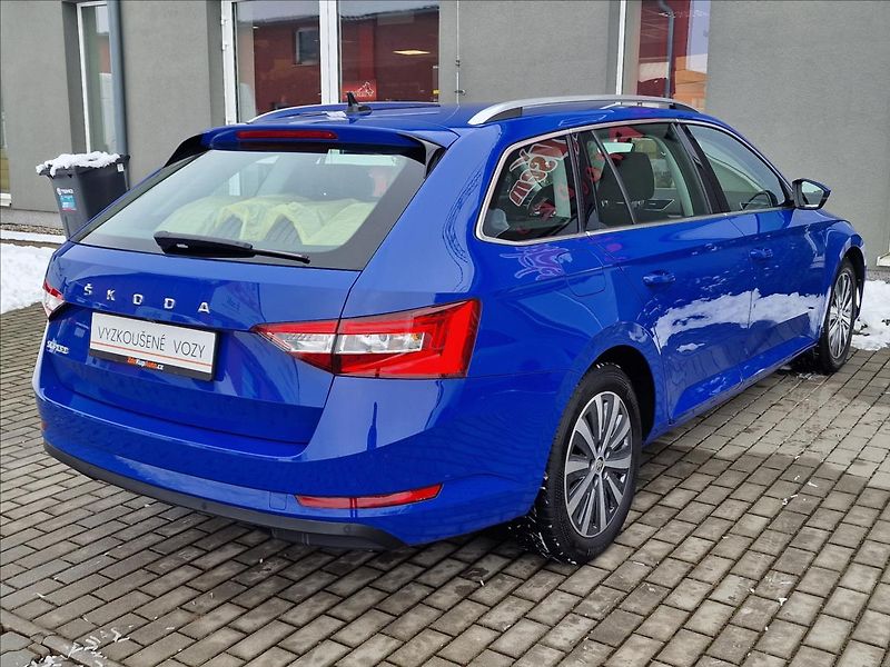 Škoda Superb 1.5 TSI 110kW DSG Style,1.Maj - fotka 10 z 50
