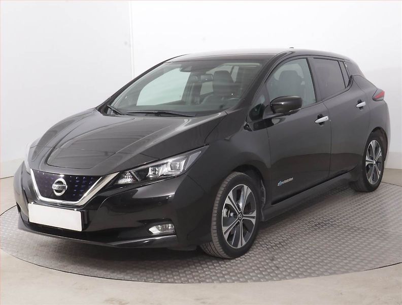 Nissan Leaf (2019) 40 kWh, SoH 85%, Automat - fotka 2 z 18