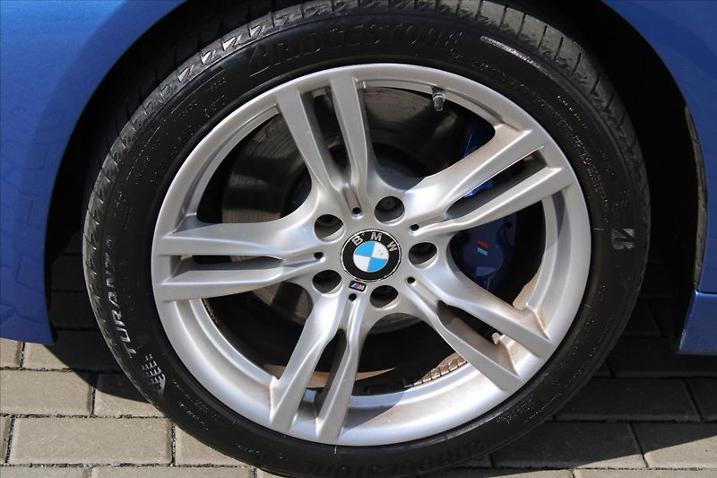 BMW Řada 3 320d xDrive 140kW M PAKET ČR - fotka 9 z 29