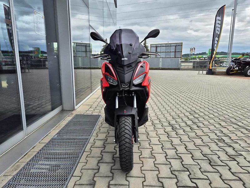 Aprilia SR GT 125 (2026) SPORT - AKČNÍ CENA - fotka 31 z 62