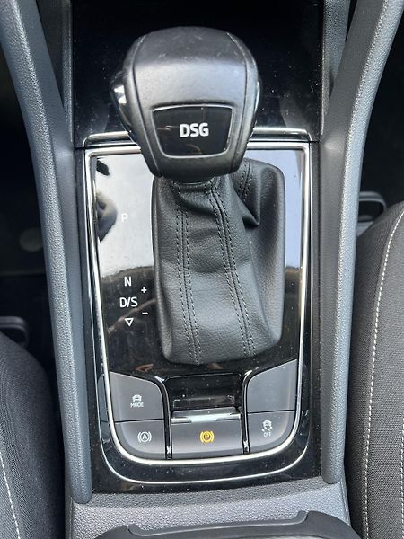 Škoda Karoq Style 1.5TSi DSG KAMERA NAVI - fotka 29 z 50