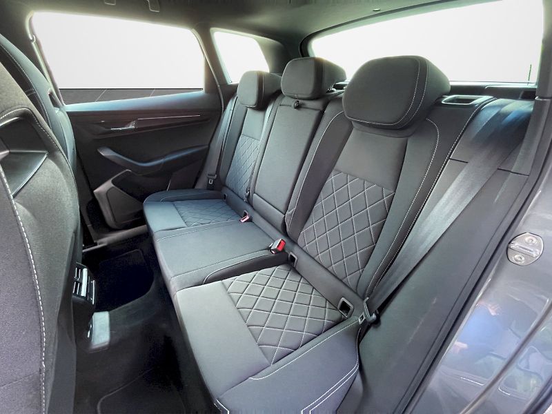 Škoda Karoq (2024) 1.5 TSI 110kW DSG SportLine - fotka 23 z 34