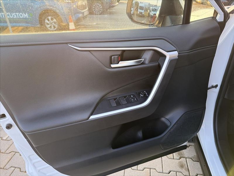 Toyota RAV4 2,0 Style 4WD CVT DPH 129kW - fotka 17 z 29