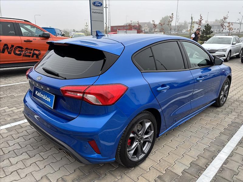Ford Focus 1,0 EcoBoost 92 kW ST Line - fotka 5 z 35