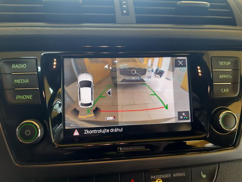 Škoda Fabia 1.0 i LED KAMERA APP - fotka 13 z 26
