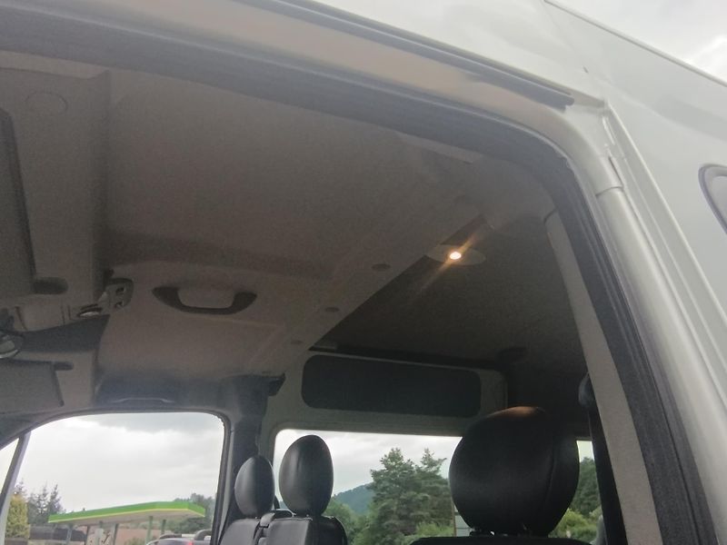 Opel Movano (2009) 2.5 CDTI 9míst - fotka 26 z 28