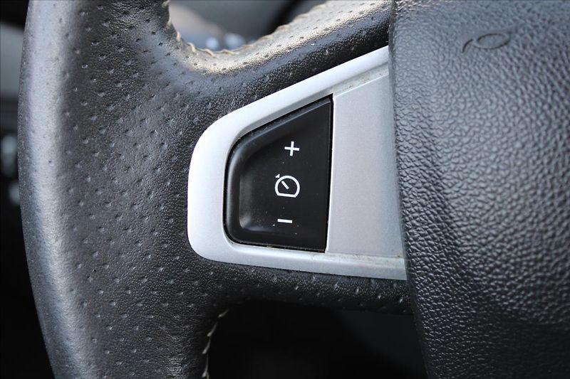 Renault Scénic 1,6 dCi  KEYLESS,7.MÍST,BOSE - fotka 16 z 34