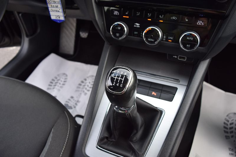 Škoda Octavia (2018) 1.4TSI 110kw AMBITION NAVI APP - fotka 36 z 47
