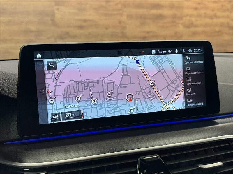 BMW Řada 5 M550i xDRIVE LASER HUD - fotka 16 z 31