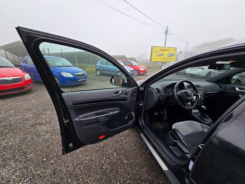 Škoda Octavia (2012) 2.0 TDi 125KW RS - fotka 9 z 22