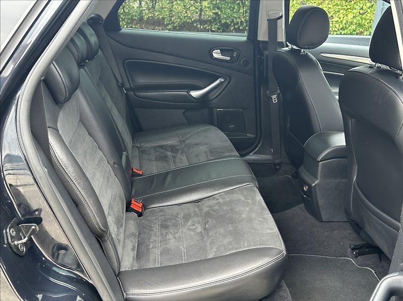 Ford Mondeo 2,3 160PS  Titanium A/T - fotka 19 z 46