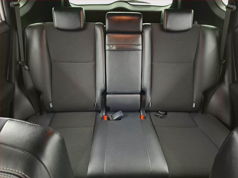 Toyota RAV4 (2016) 2.5 Hybrid, Automat - fotka 10 z 22