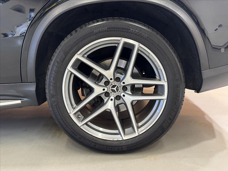 Mercedes-Benz GLE 350d AMG LINIE MULTIBEAM - fotka 19 z 20