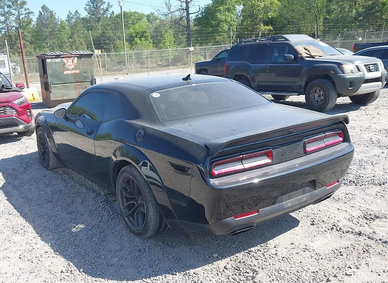 Dodge Challenger (2018) Auto na cestě - fotka 3 z 14