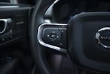 Volvo XC40 2,0 B3 NAVI KAMERA 360° TAŽNÉ - náhled 24