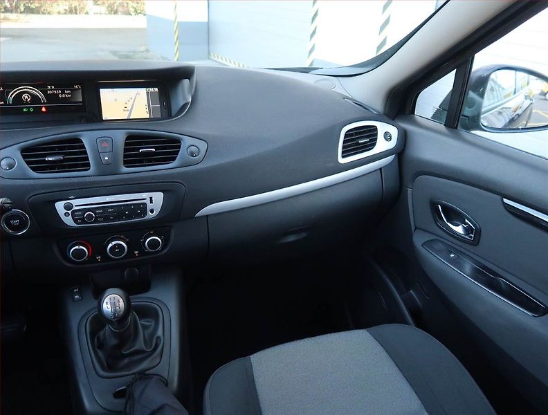 Renault Grand Scénic (2014) 1.5 dCi, po STK, jezdí výborně - fotka 8 z 20