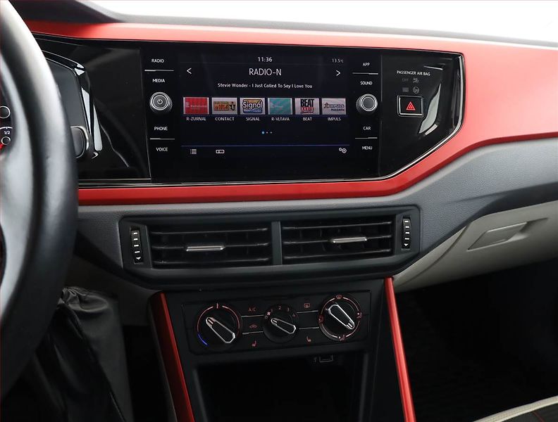 Volkswagen Polo (2018) Beats 1.0 TSI, Serv.kniha - fotka 10 z 17