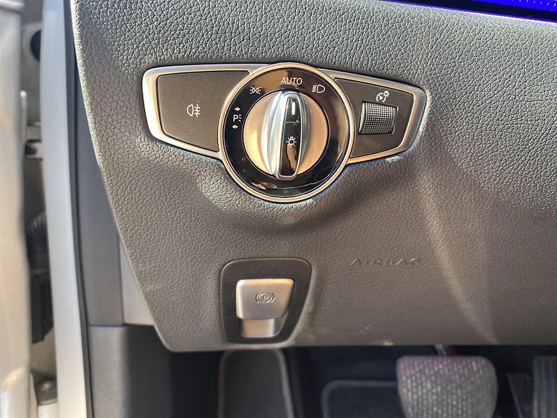 Mercedes-Benz Třídy E E 220 d Avantgarde - fotka 22 z 26