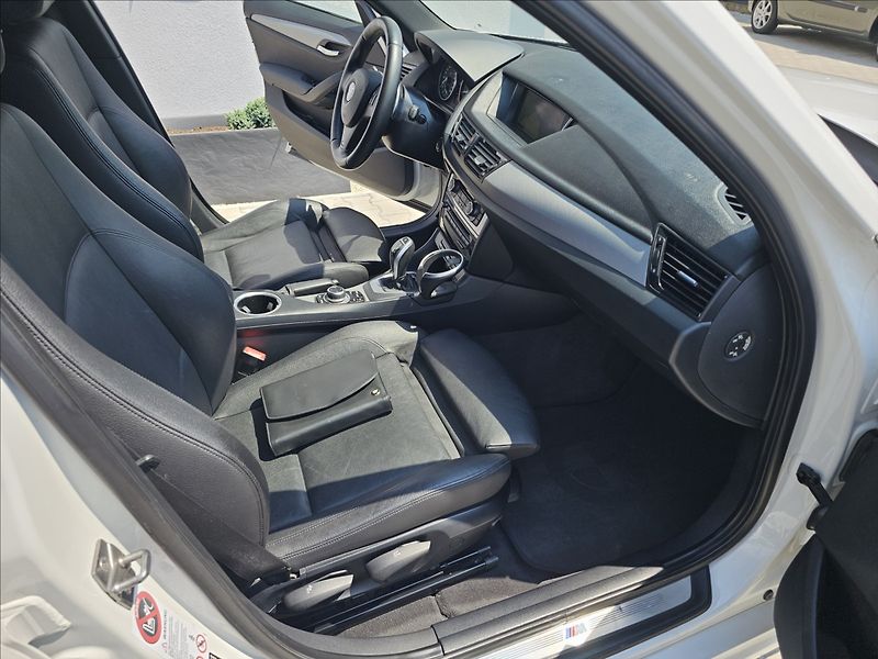 BMW X1 2,0 XDRIVE 28i AUTOMAT TOP - fotka 33 z 46
