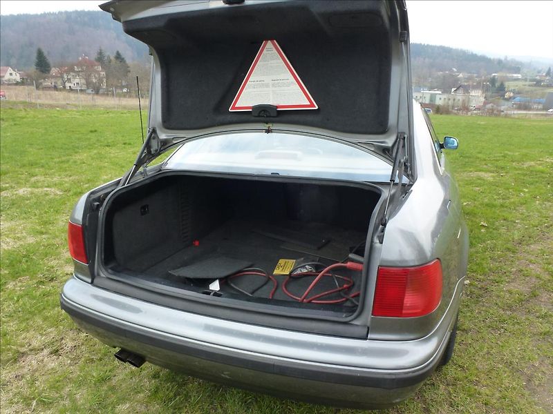 Audi A8 4,2 V8 Quattro 4x4 AUTOMAT - fotka 30 z 65