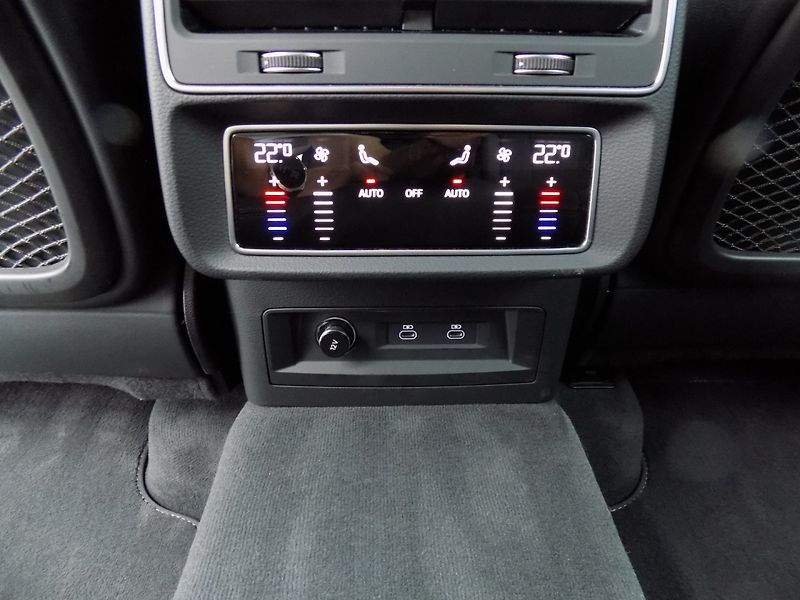Audi Q8 (2024) 50TDI/S-Line/Full-Led/4x4/ - fotka 14 z 42