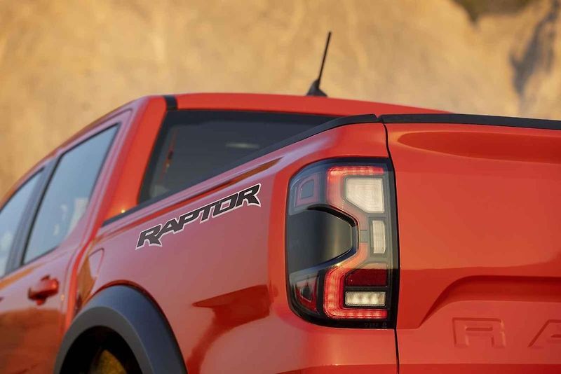 Ford Ranger Raptor v plné jízdě