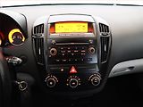 Kia Ceed (2009) 1.6 CRDi, nová STK, rezervace - náhled 12
